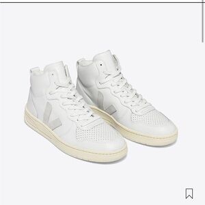 VEJA White V 15 Leather Sneakers Extra white Natural suede logo US 8